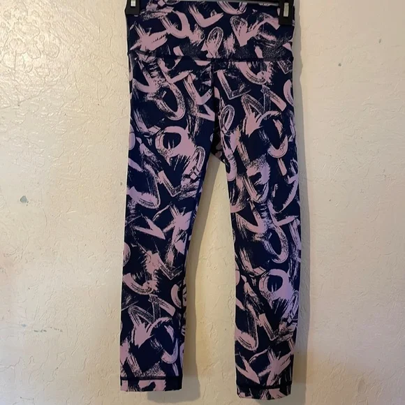 Lululemon cropped leggings - Picture 2 of 9